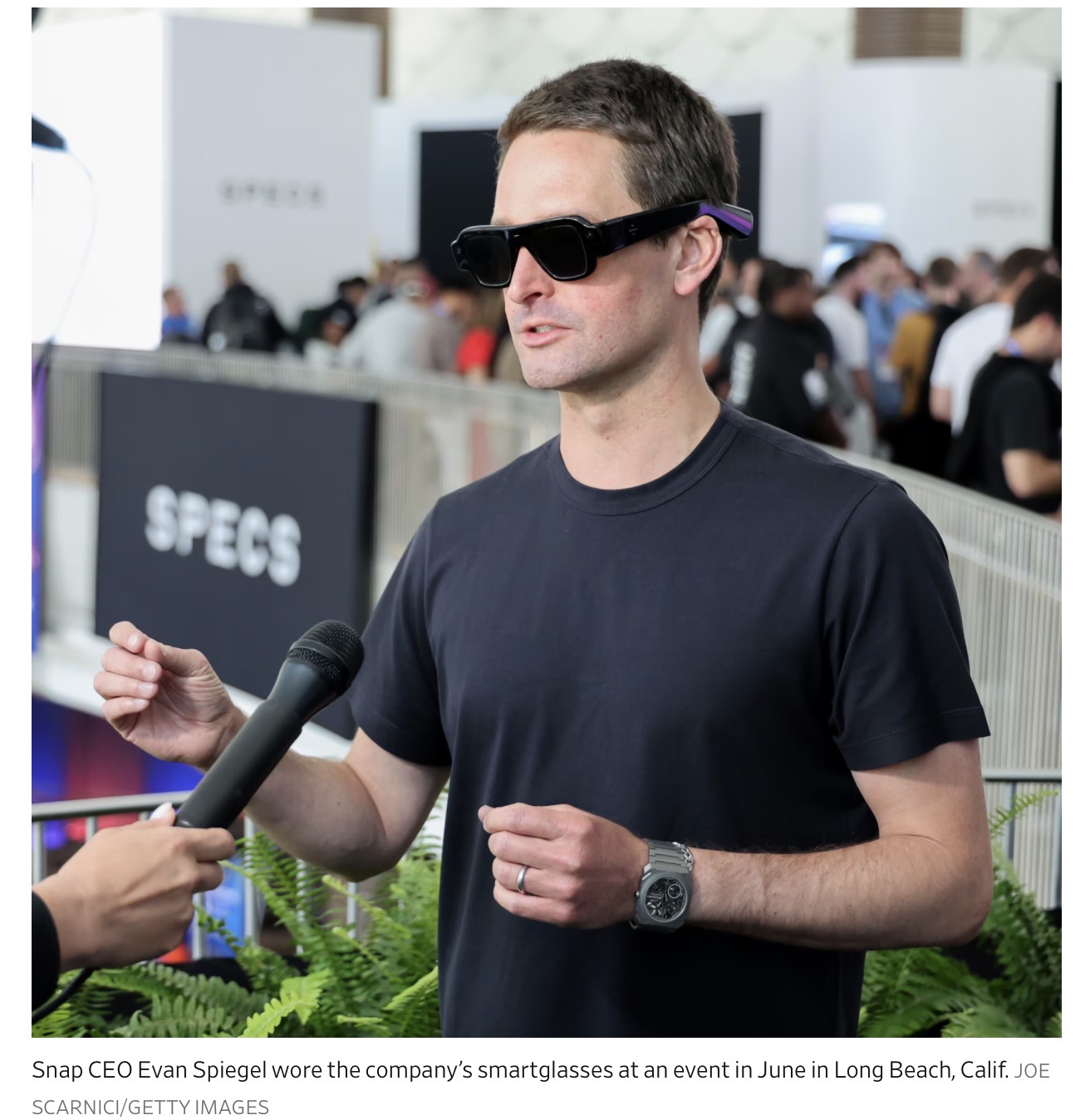 Evan Spiegel con gli occhiali Specs